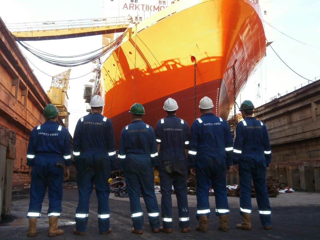 Drill ship DEEP VENTURE