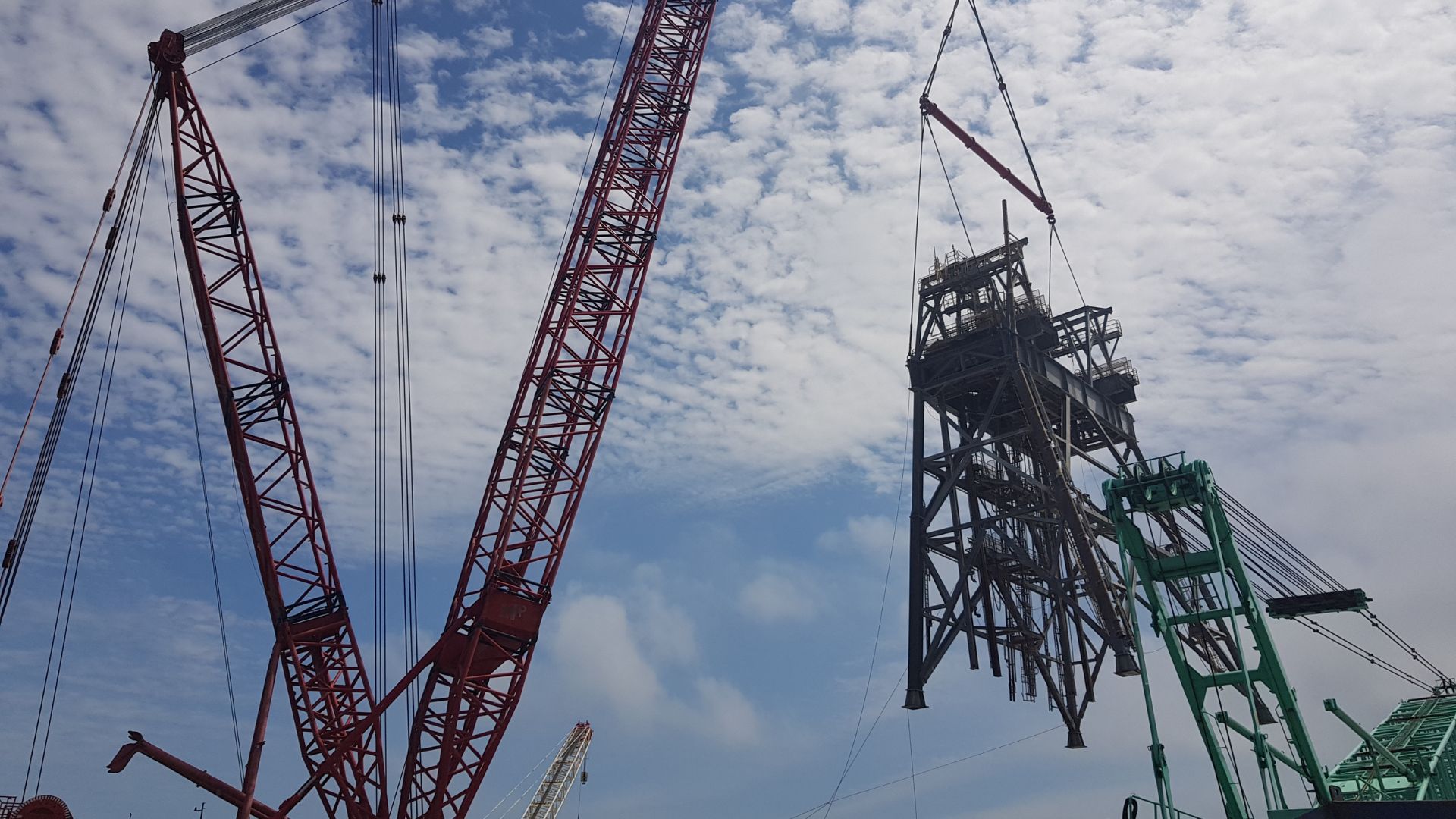 Drill ship FATIH - Derrick Removal & Reinstallation